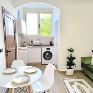 Apartment New Close To Sea And Downtown, Vlore